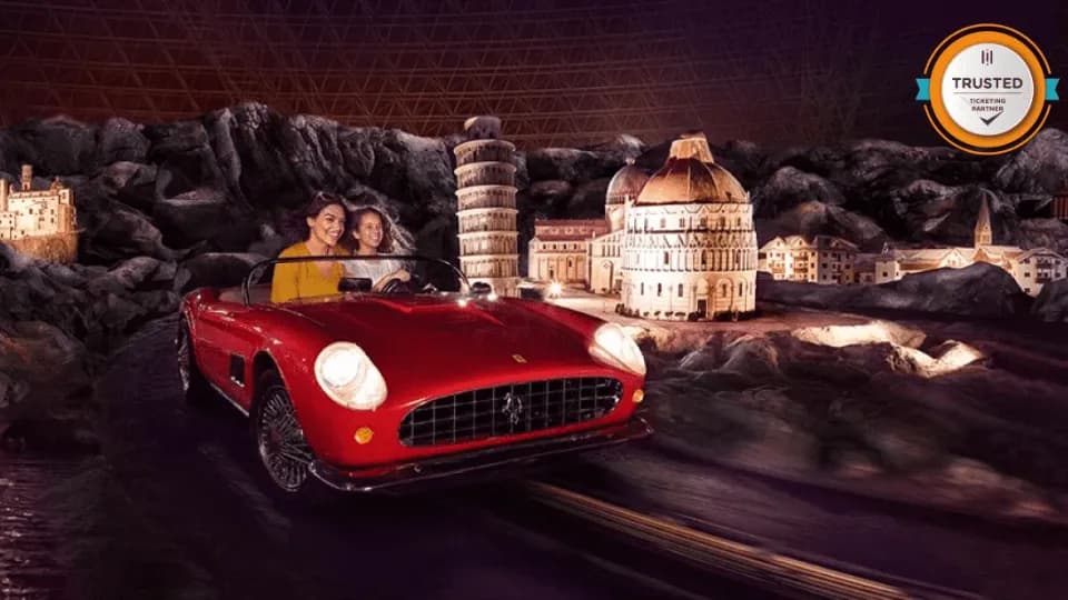 تذاكر متعددة لجزيرة ياس – عالم فيراري أبوظبي، ياس ووتروورلد، عالم وارنر براذرز™ أبوظبي، و سي وورلد جزيرة ياس، أبوظبي - Image 1